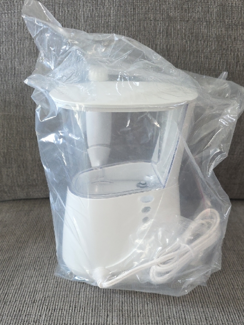 Waterpik Aquarius Water Flosser in White, New In Box, 7 Flosser Tips. - Picture 7 of 12